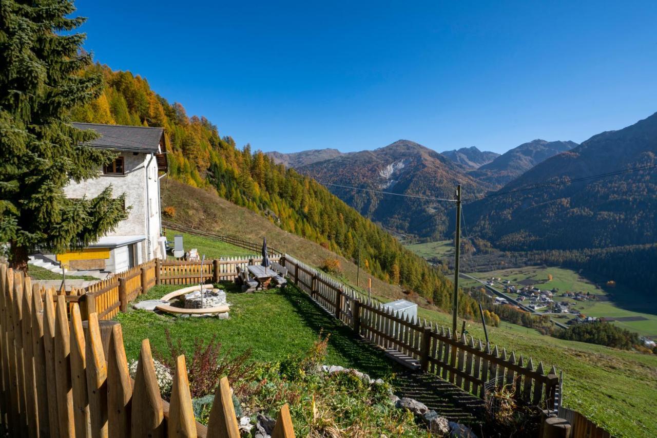 Berghaus Am Sonnenhang Valpaschun Valchava Exteriér fotografie