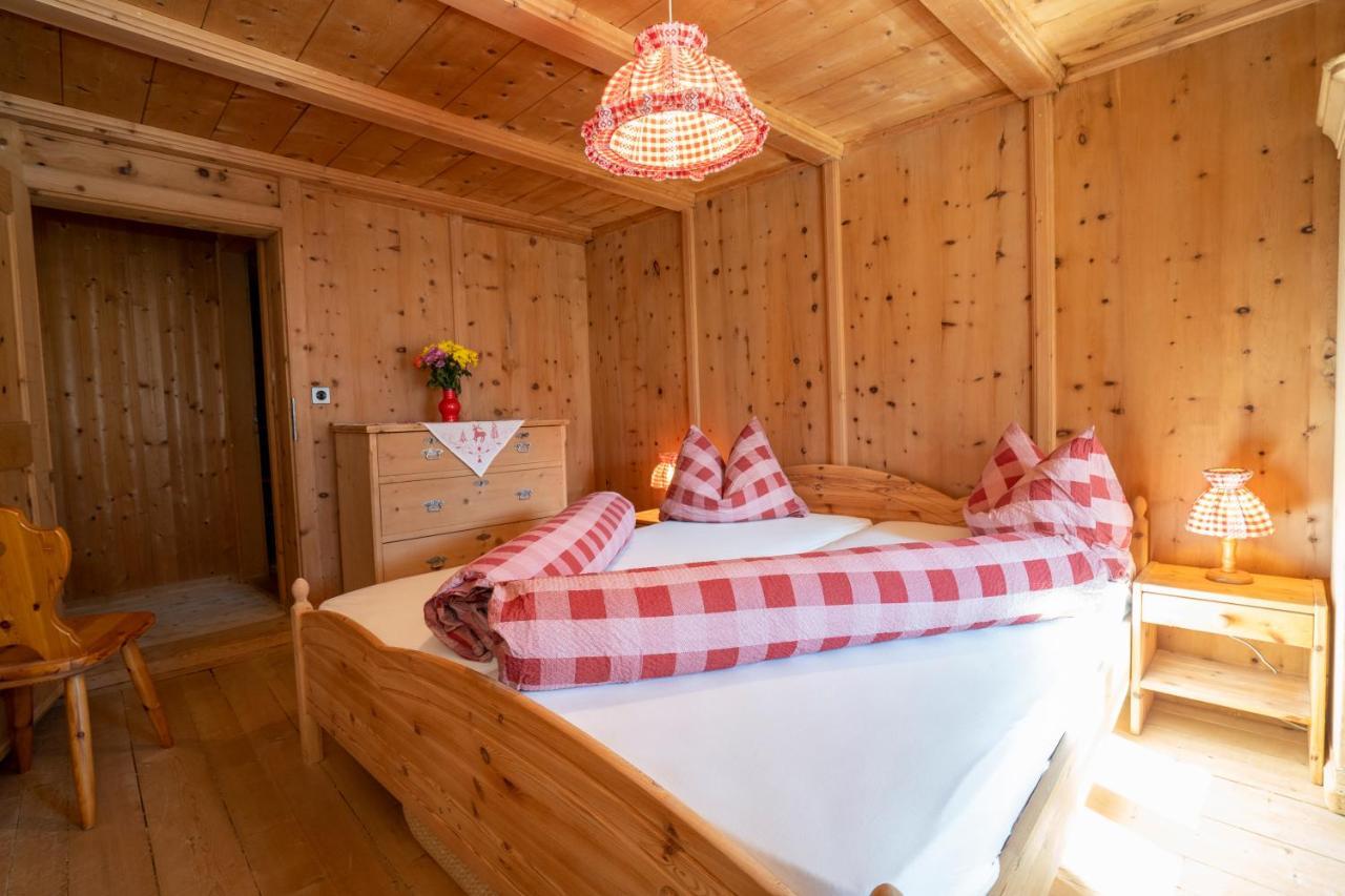 Berghaus Am Sonnenhang Valpaschun Valchava Exteriér fotografie